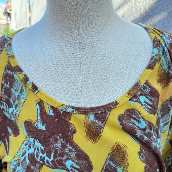 Lularoe Women’s Size Small Giraffe Print Perfect Tee Tunic Safari Zoo - Picture 6 of 7